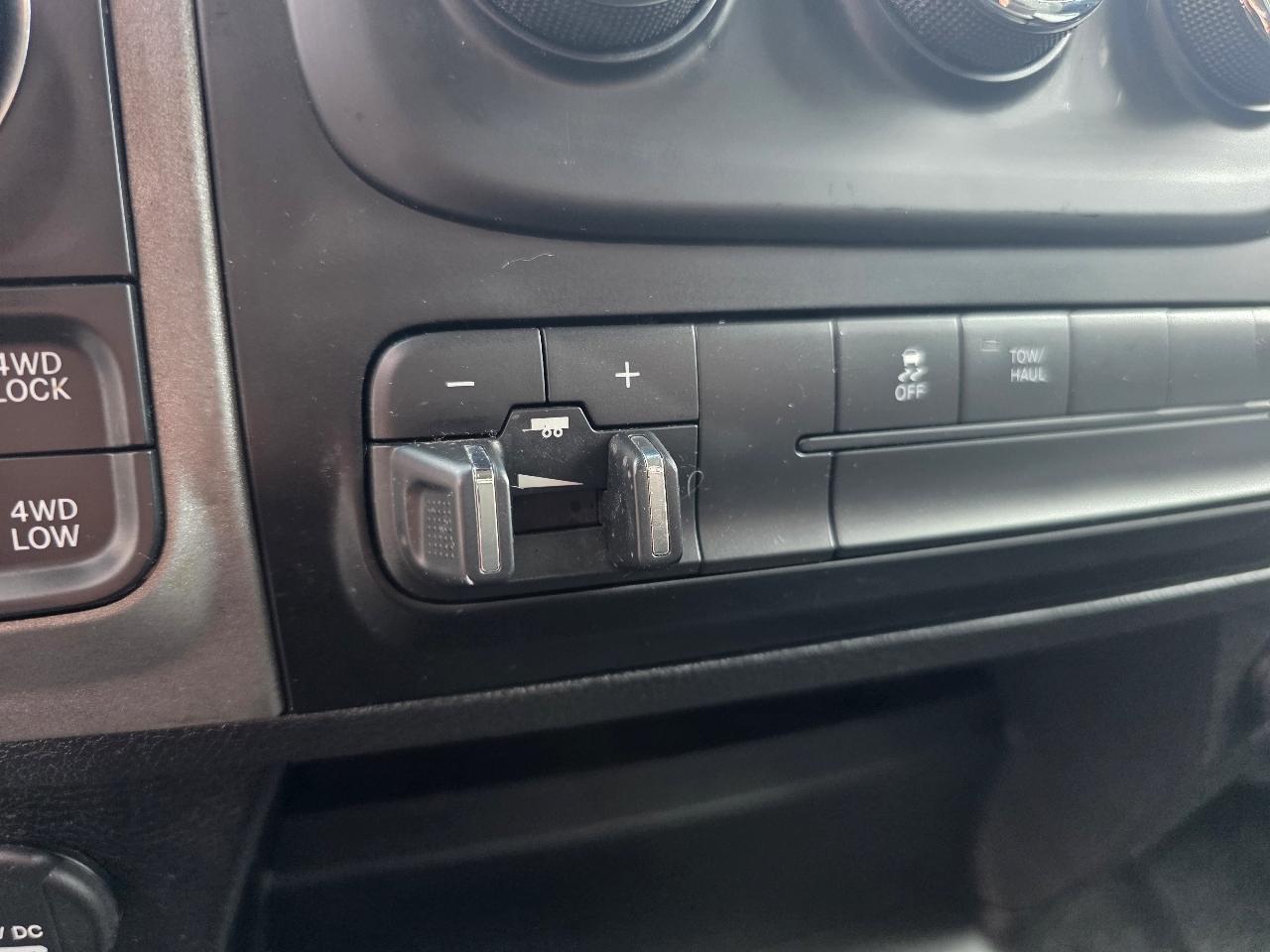 RAM 1500 Classic Tradesman Quad Cab 4WD 2021