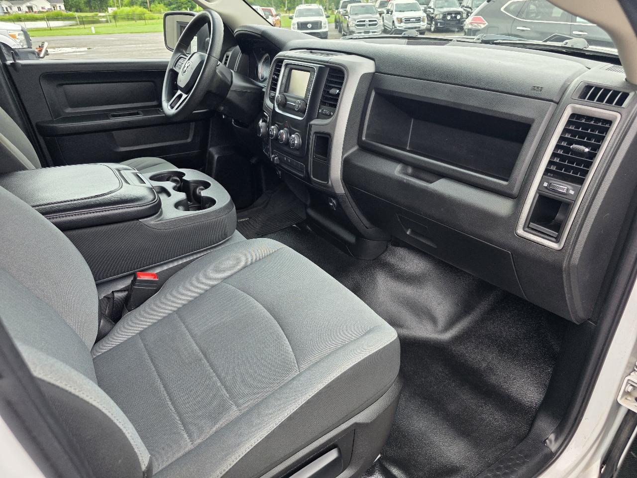 RAM 1500 Classic Tradesman Quad Cab 4WD 2021