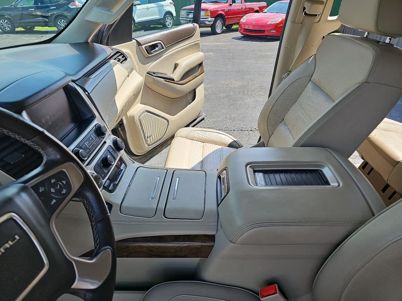 GMC Yukon Denali 4WD 2018