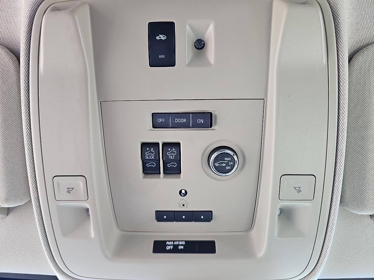 GMC Yukon Denali 4WD 2018