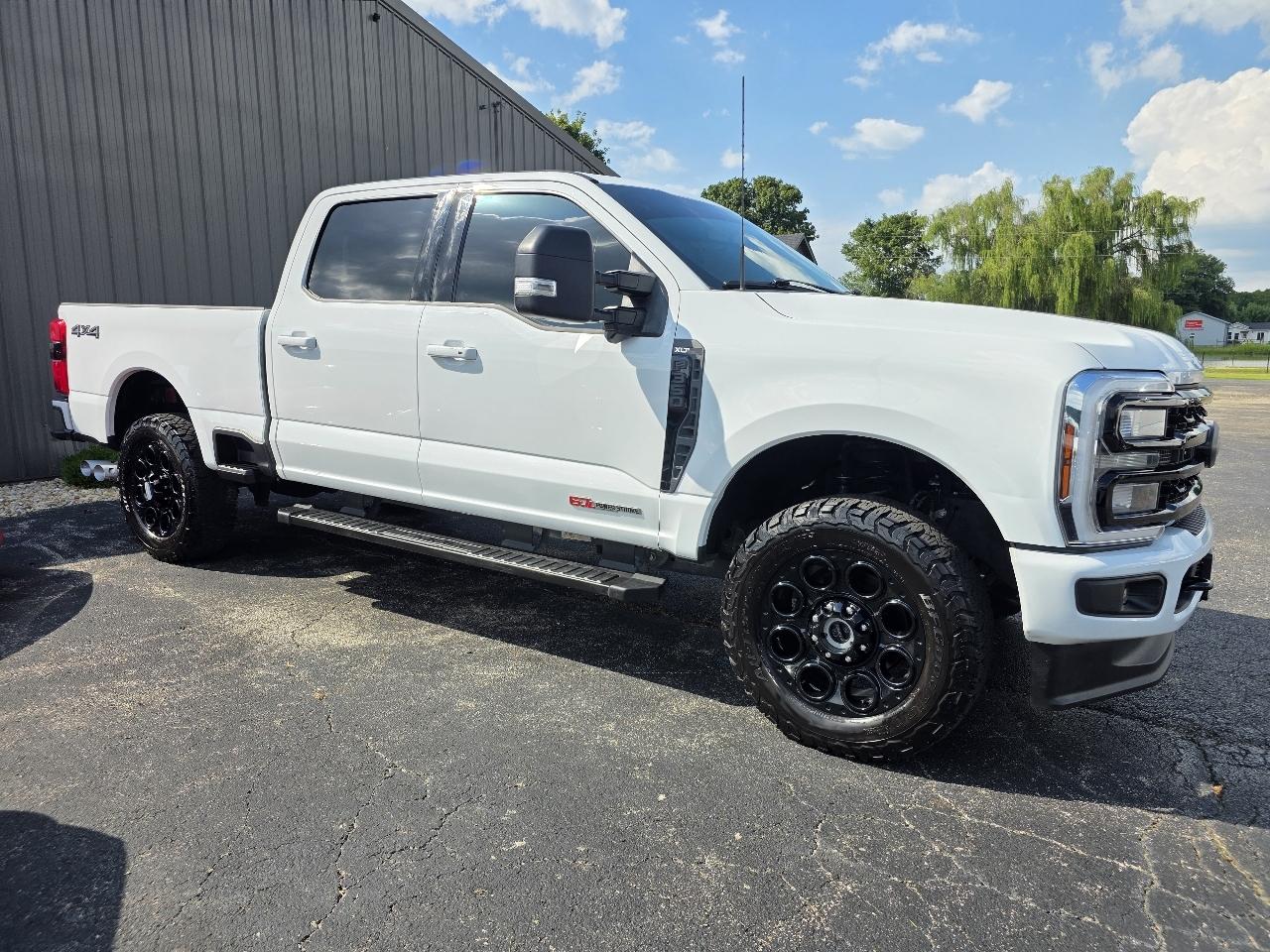 Ford F-350 SD XLT Crew Cab 4WD 2024