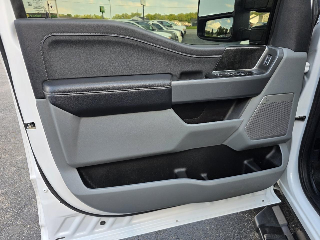 Ford F-350 SD XLT Crew Cab 4WD 2024