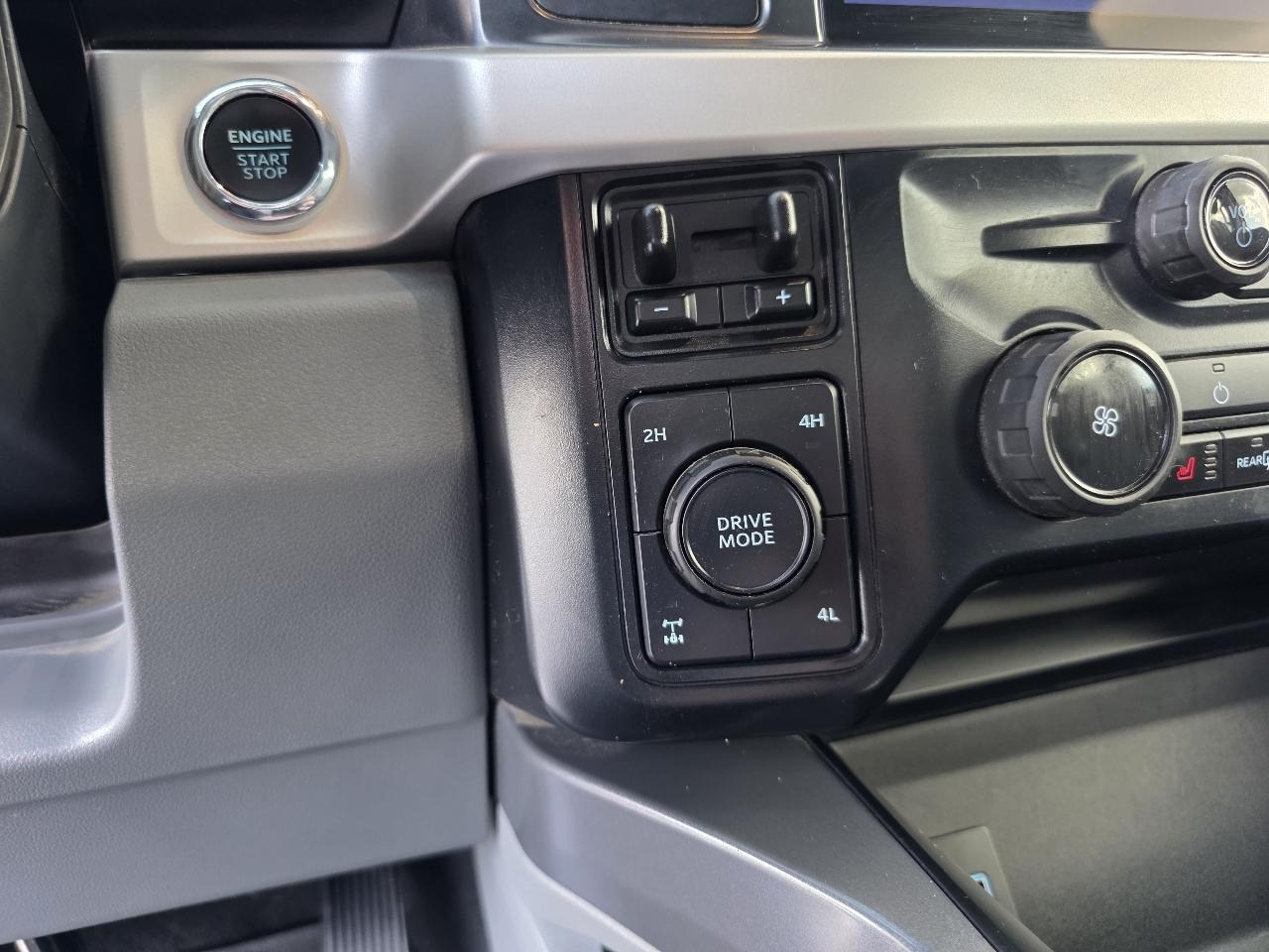 Ford F-350 SD XLT Crew Cab 4WD 2024