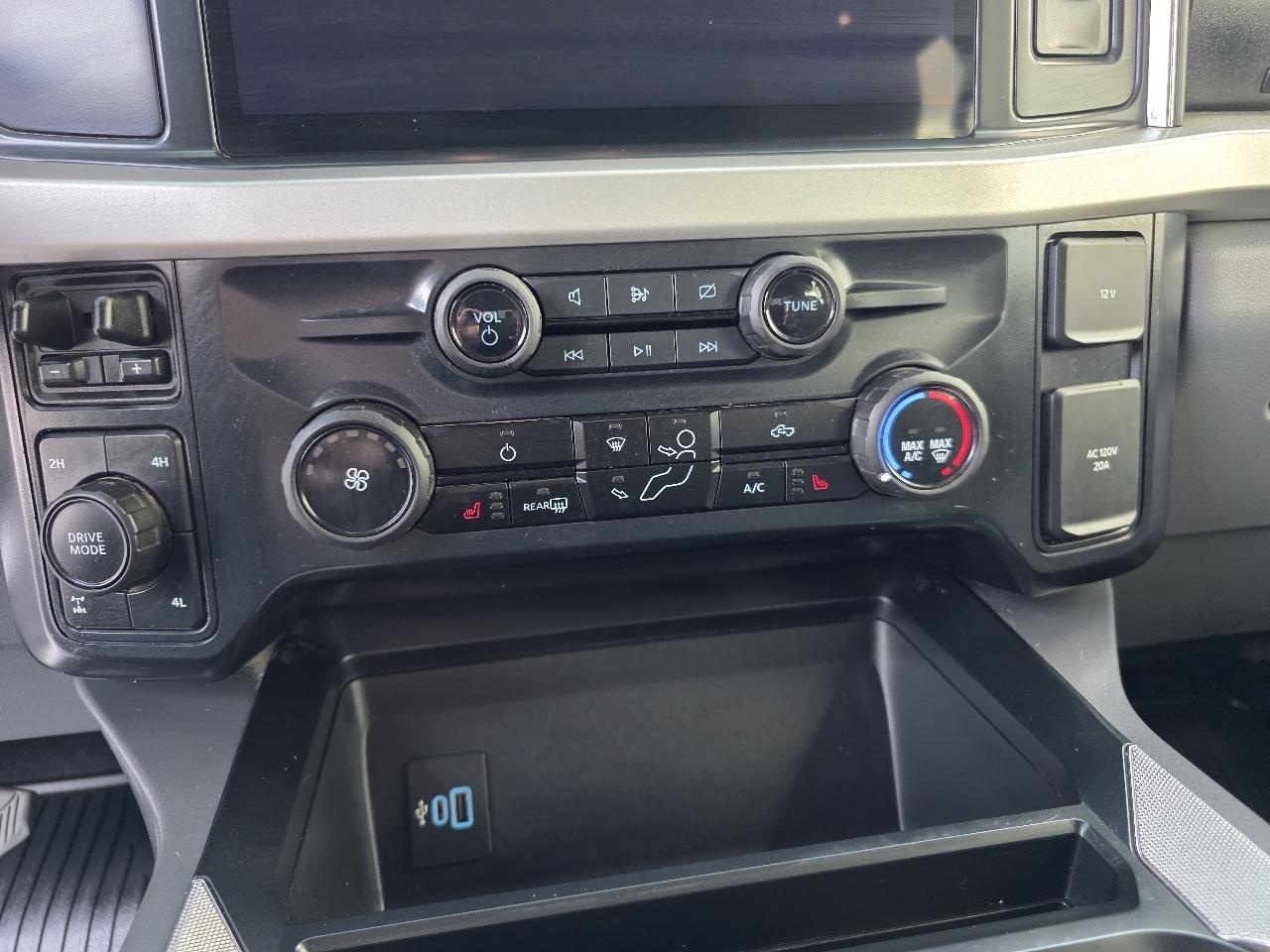 Ford F-350 SD XLT Crew Cab 4WD 2024