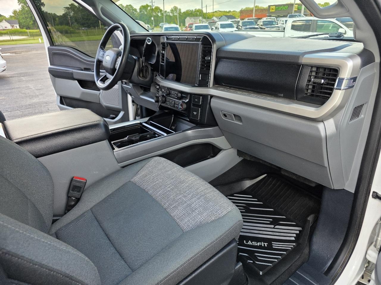 Ford F-350 SD XLT Crew Cab 4WD 2024