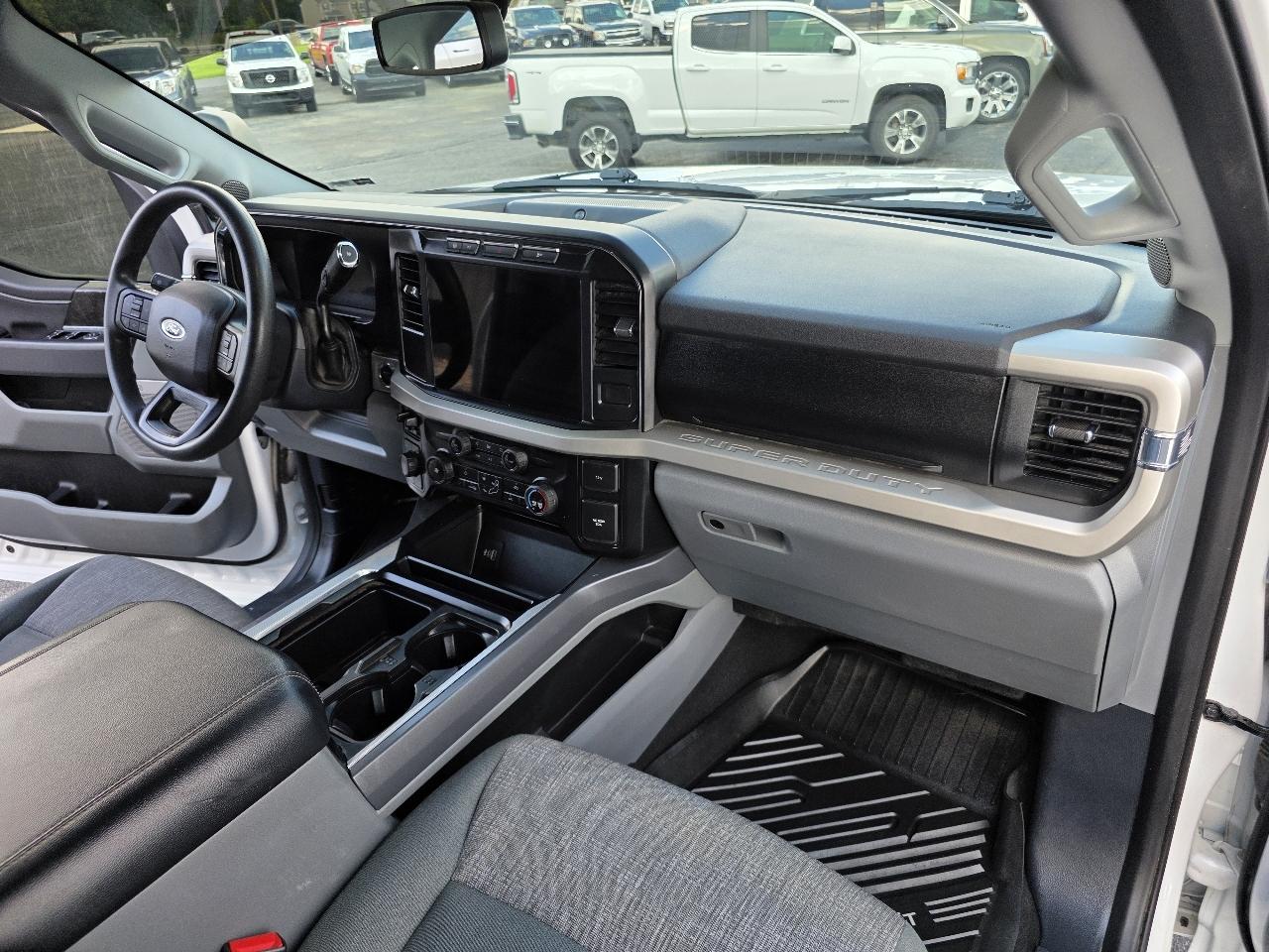 Ford F-350 SD XLT Crew Cab 4WD 2024
