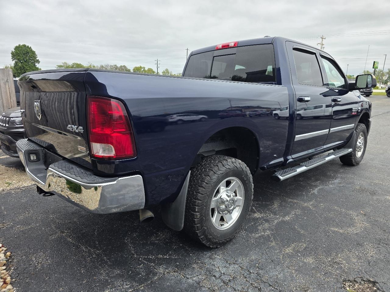Dodge 2500 SLT Crew Cab SWB 4WD 2012
