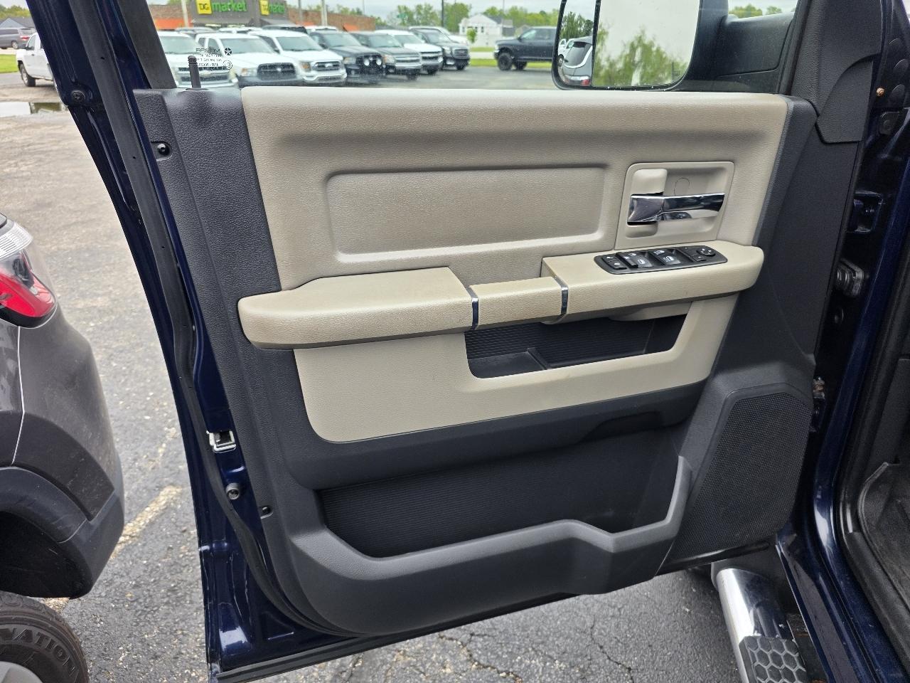 Dodge 2500 SLT Crew Cab SWB 4WD 2012