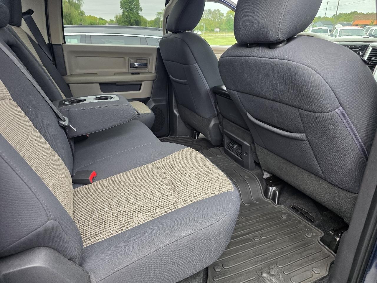 Dodge 2500 SLT Crew Cab SWB 4WD 2012