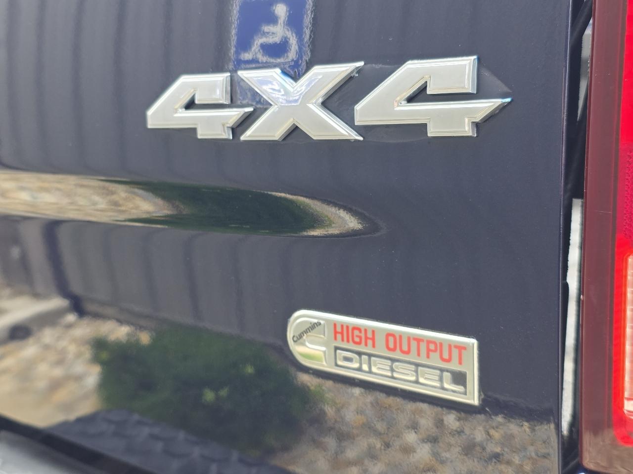 Dodge 2500 SLT Crew Cab SWB 4WD 2012