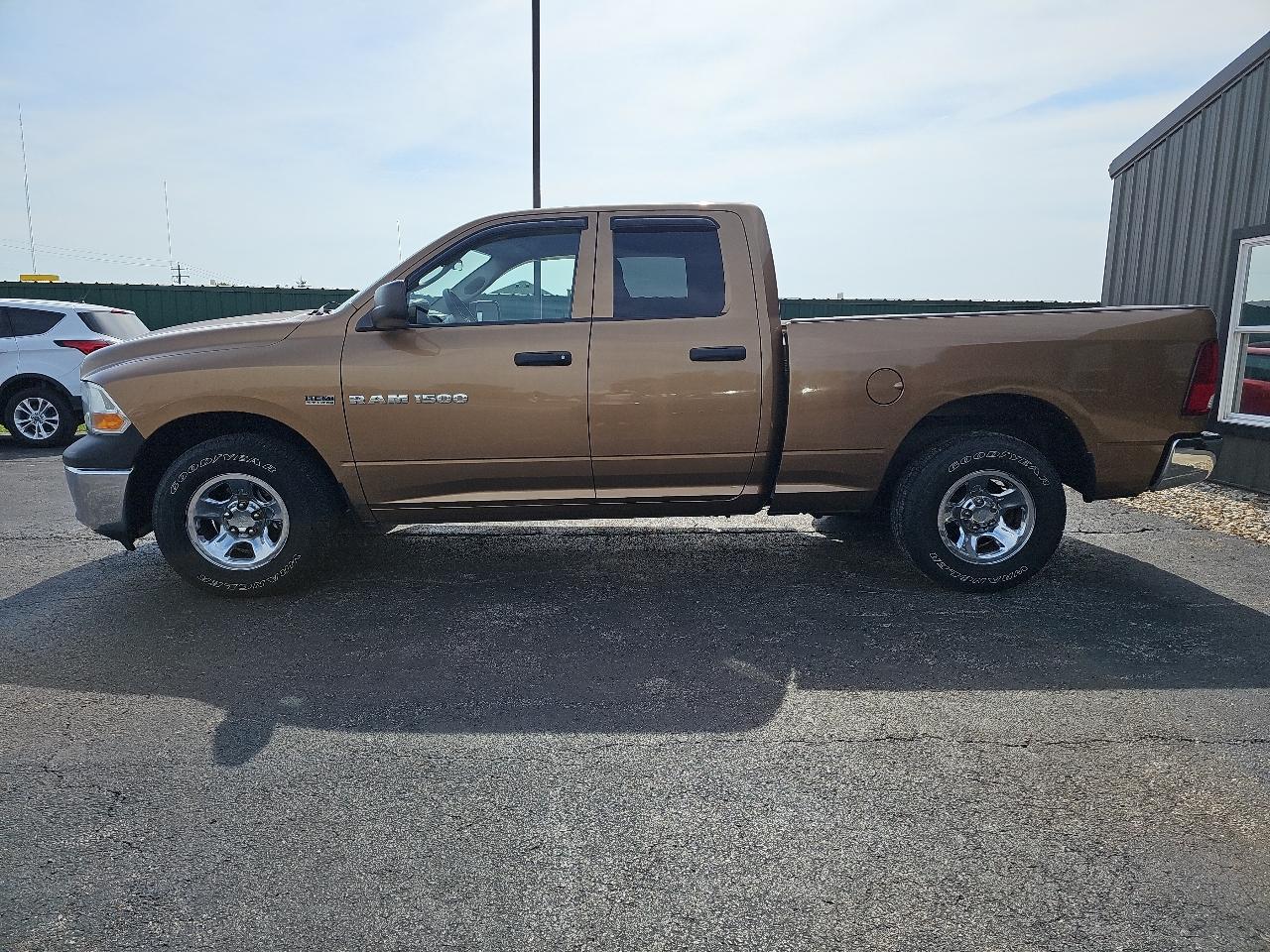 Dodge 1500 SLT Quad Cab 4WD 2011