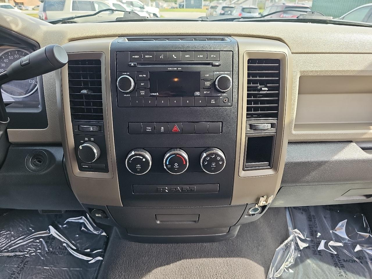 Dodge 1500 SLT Quad Cab 4WD 2011