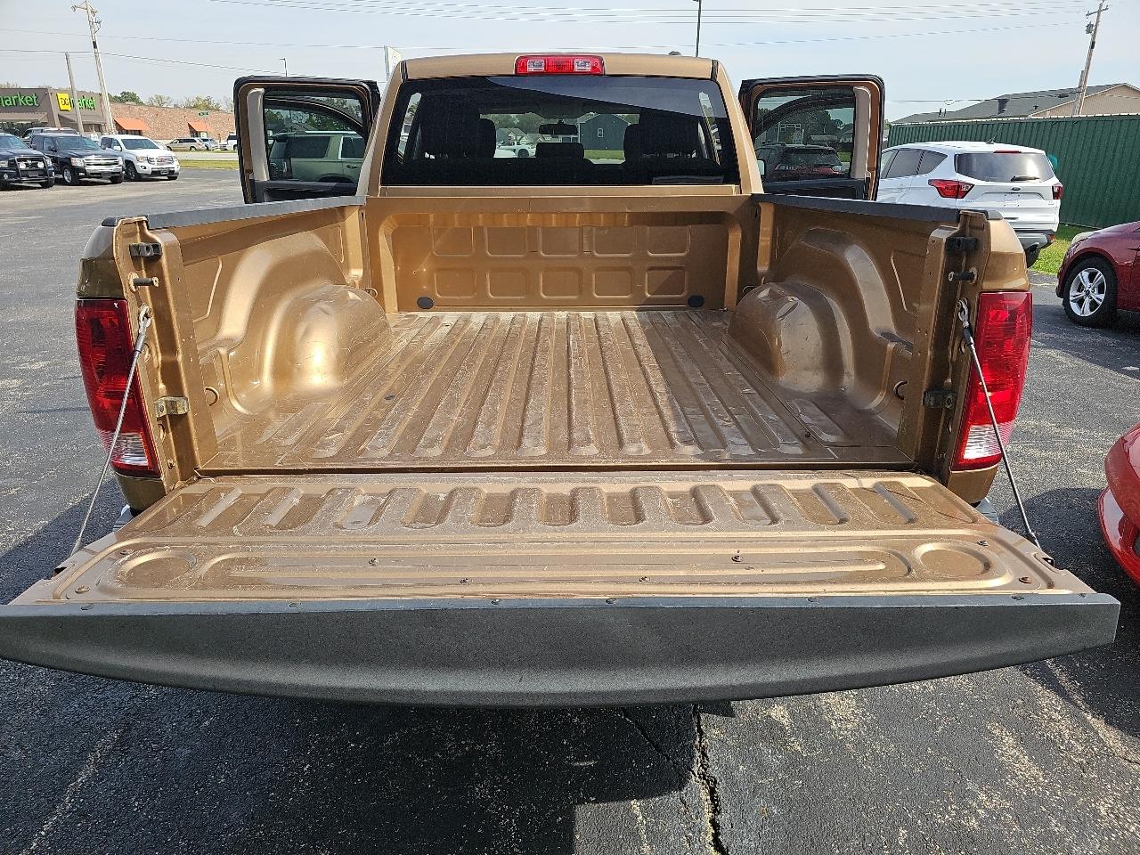 Dodge 1500 SLT Quad Cab 4WD 2011