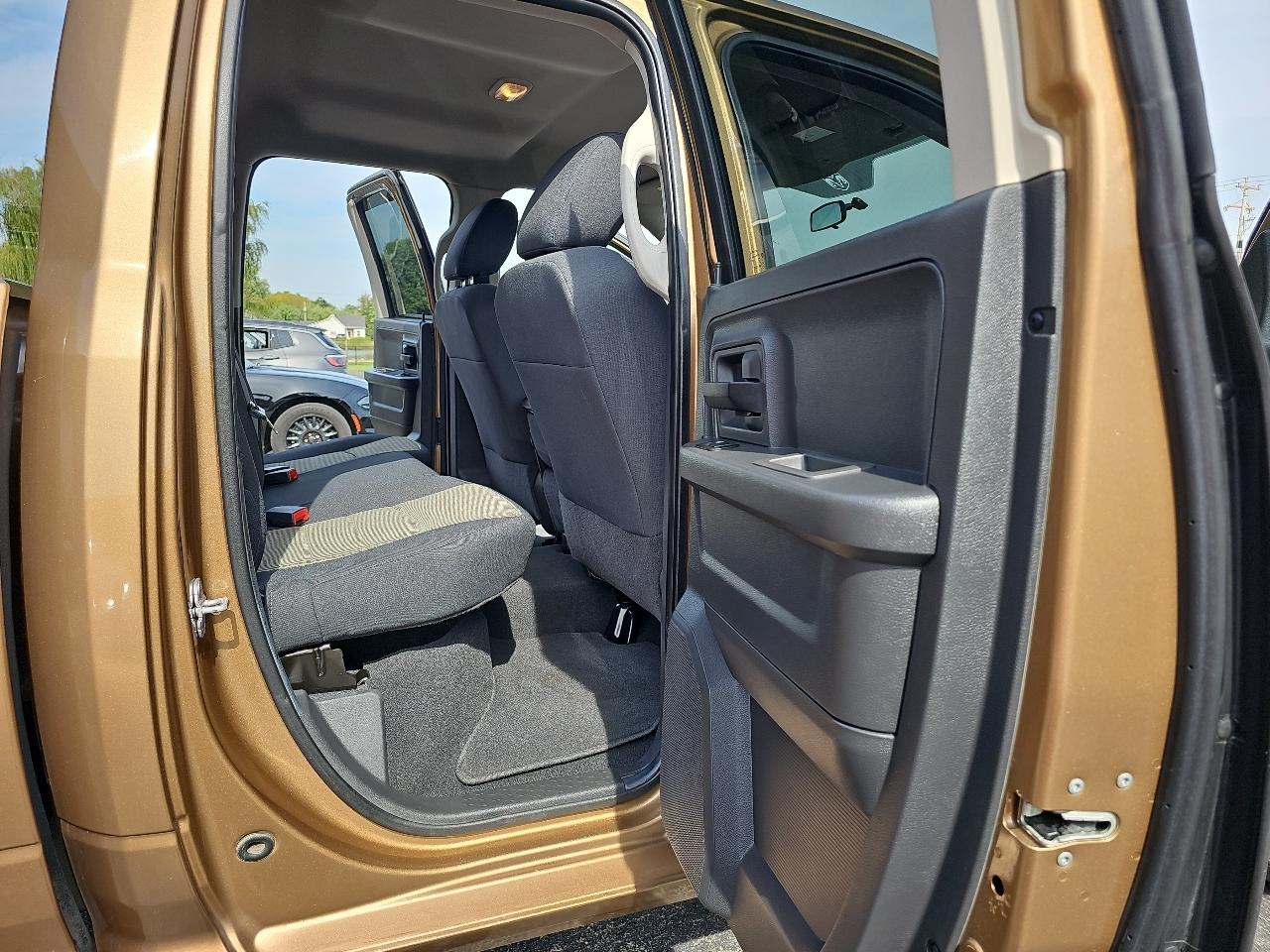 Dodge 1500 SLT Quad Cab 4WD 2011