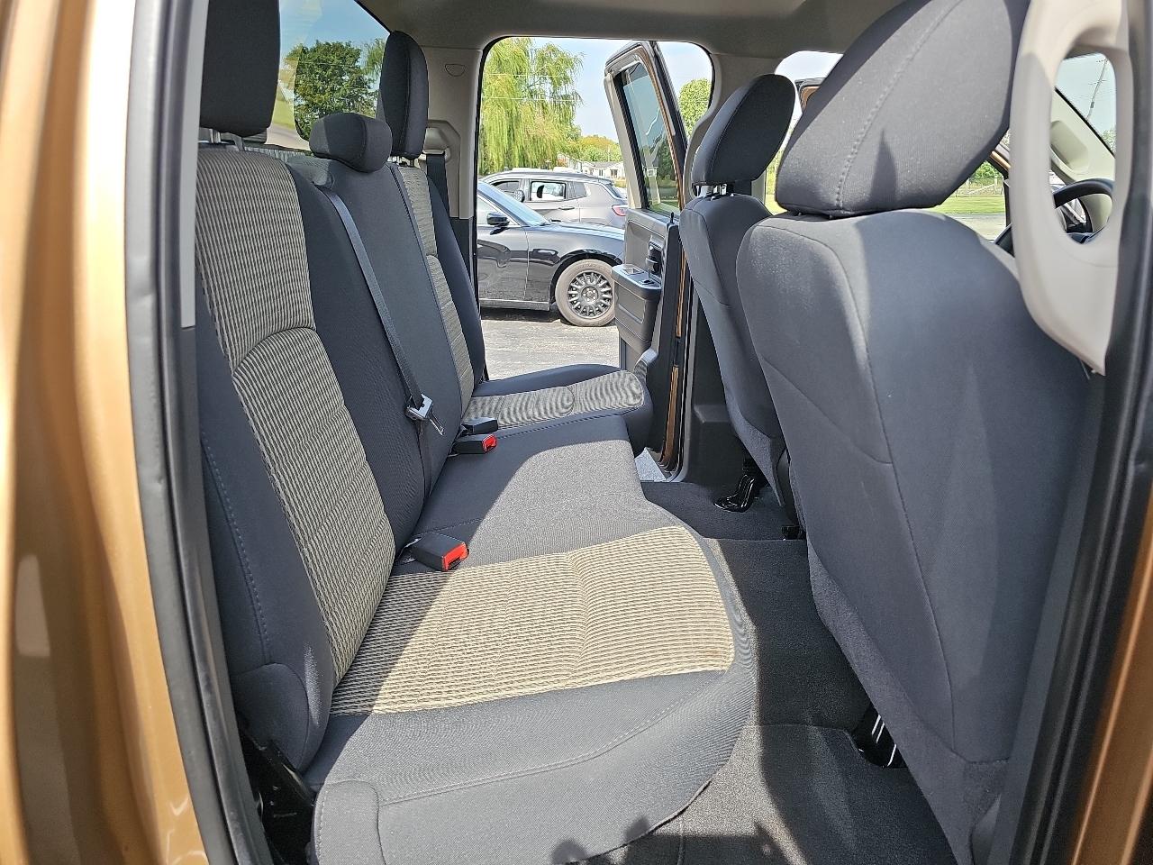 Dodge 1500 SLT Quad Cab 4WD 2011