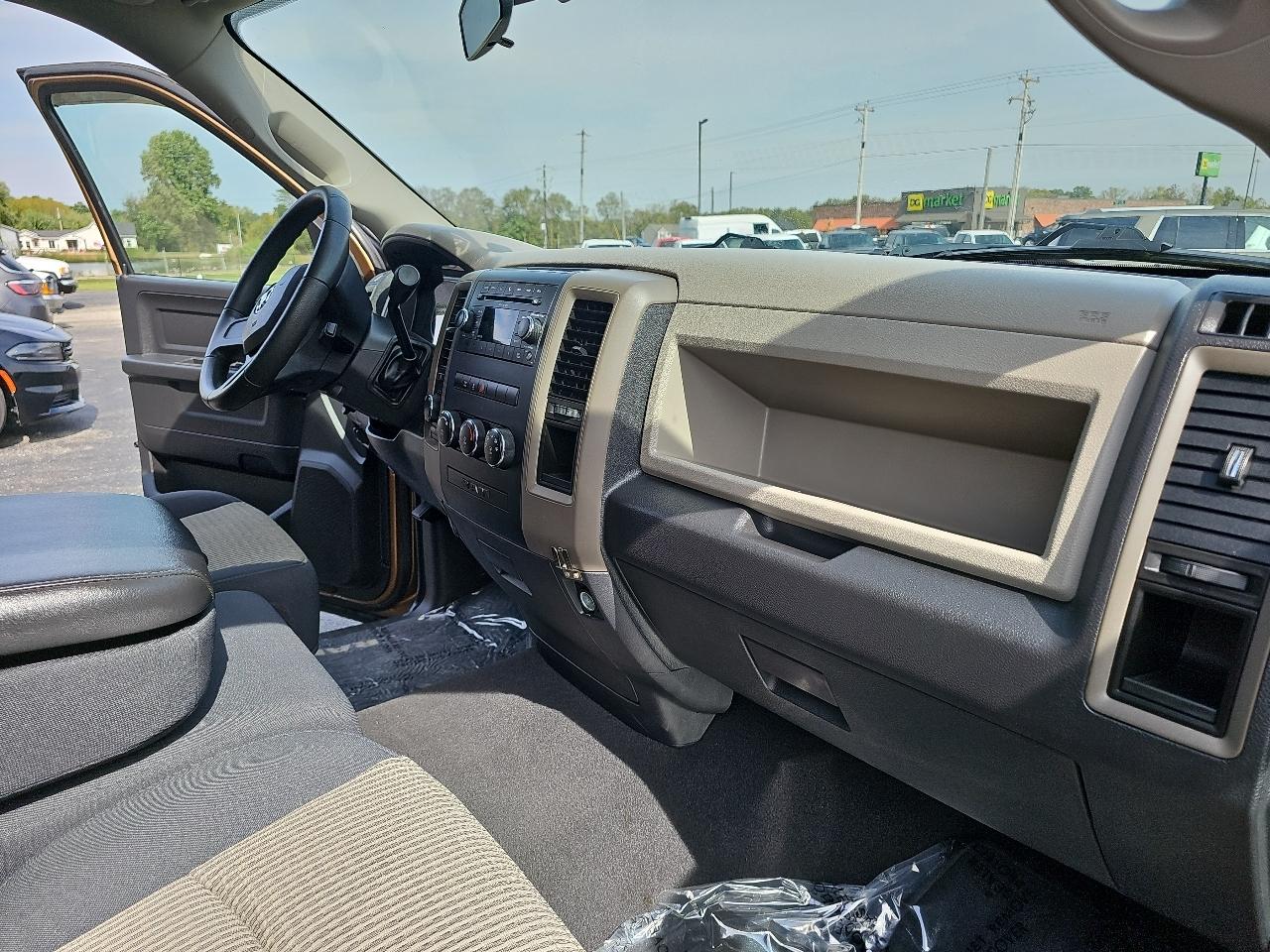 Dodge 1500 SLT Quad Cab 4WD 2011