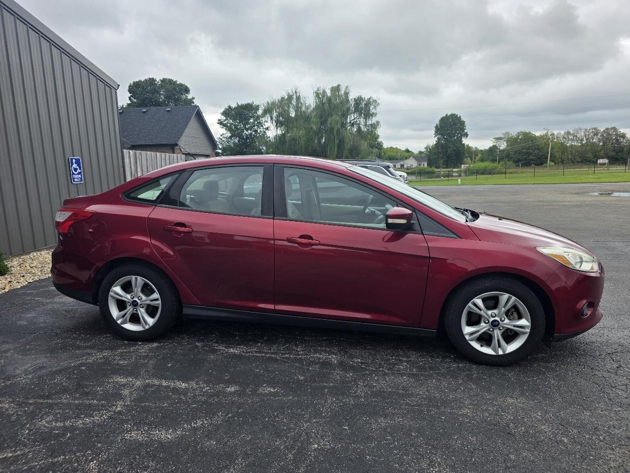 Ford Focus SE Sedan 2013