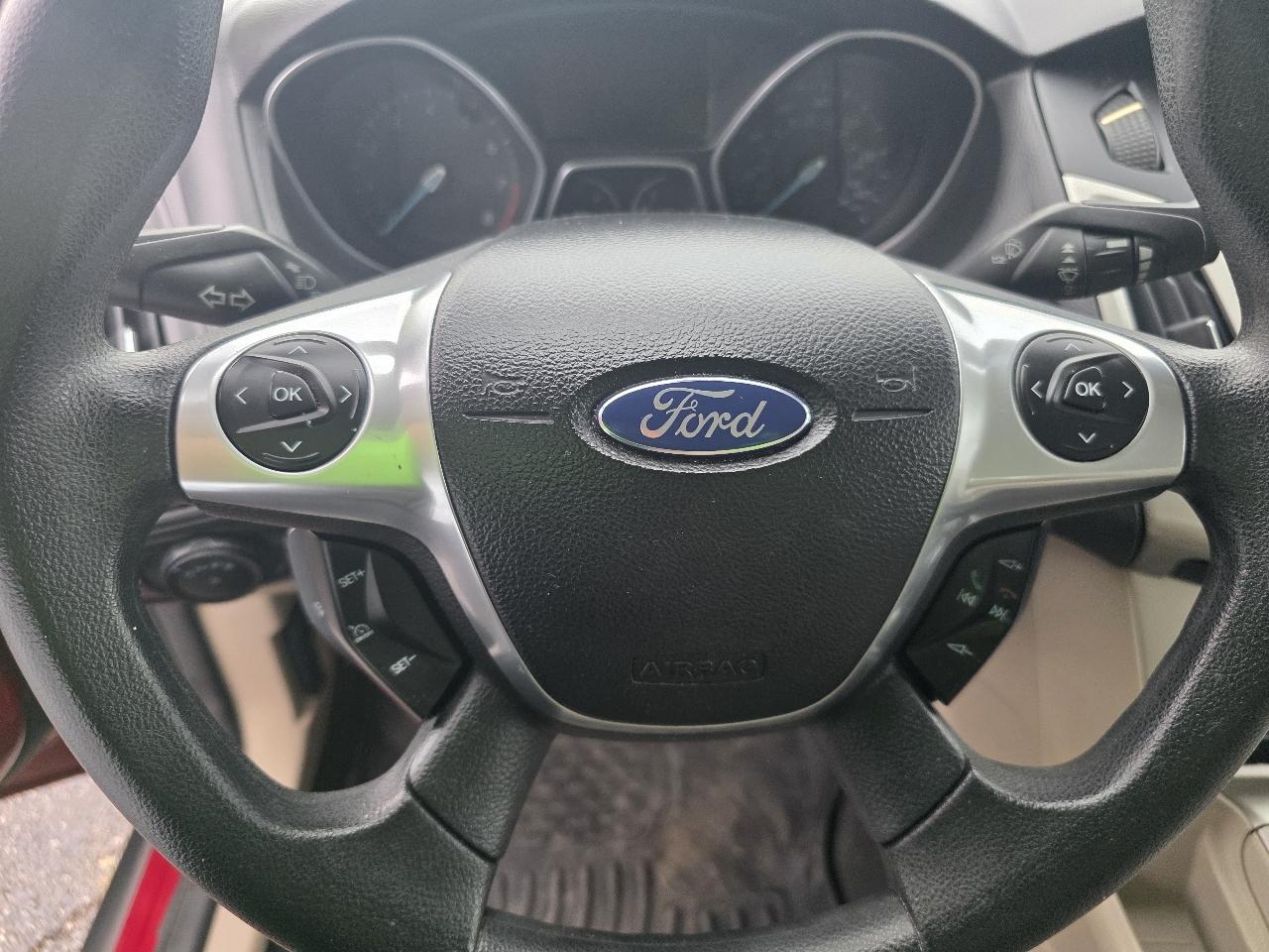 Ford Focus SE Sedan 2013