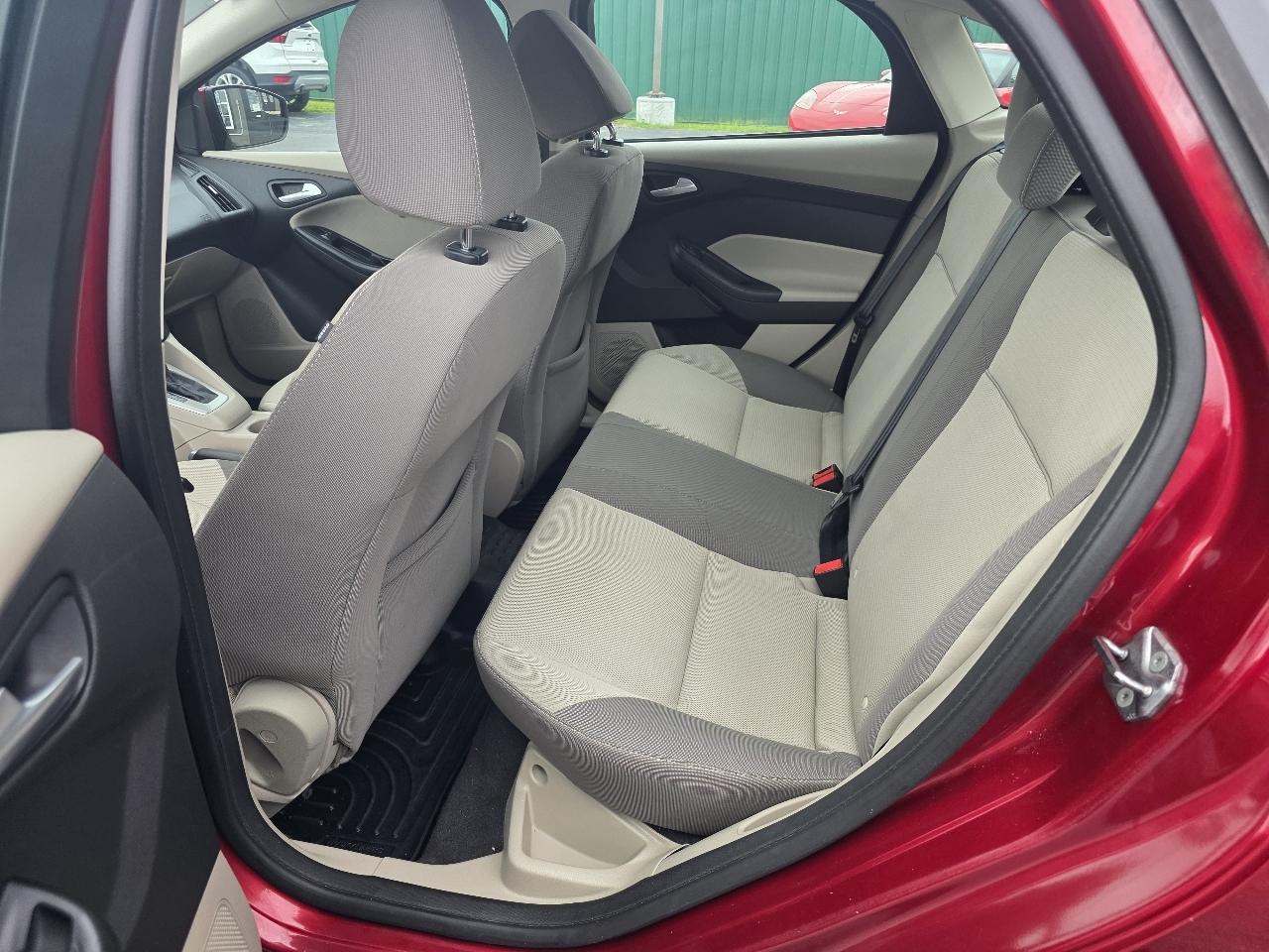 Ford Focus SE Sedan 2013