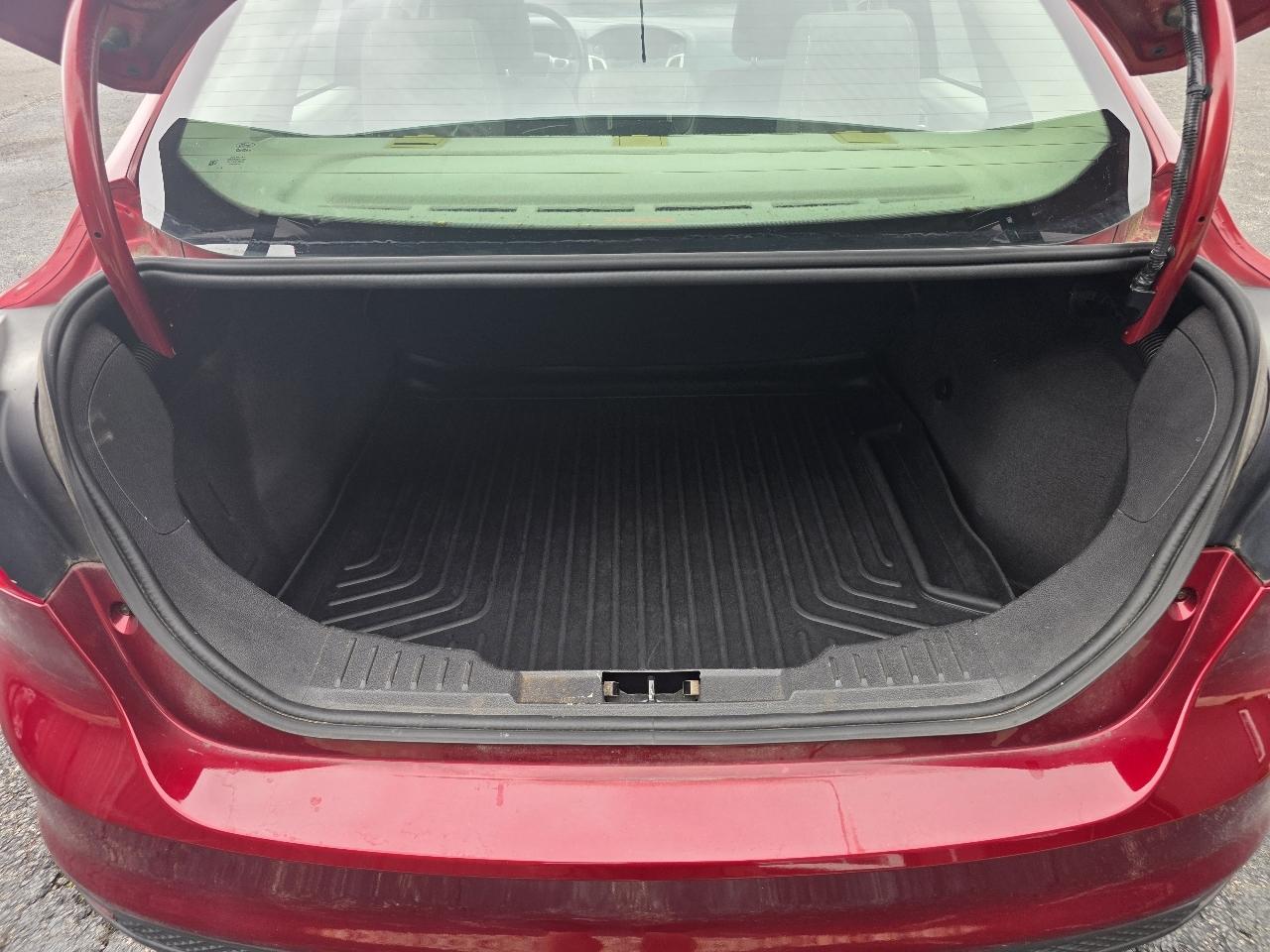 Ford Focus SE Sedan 2013