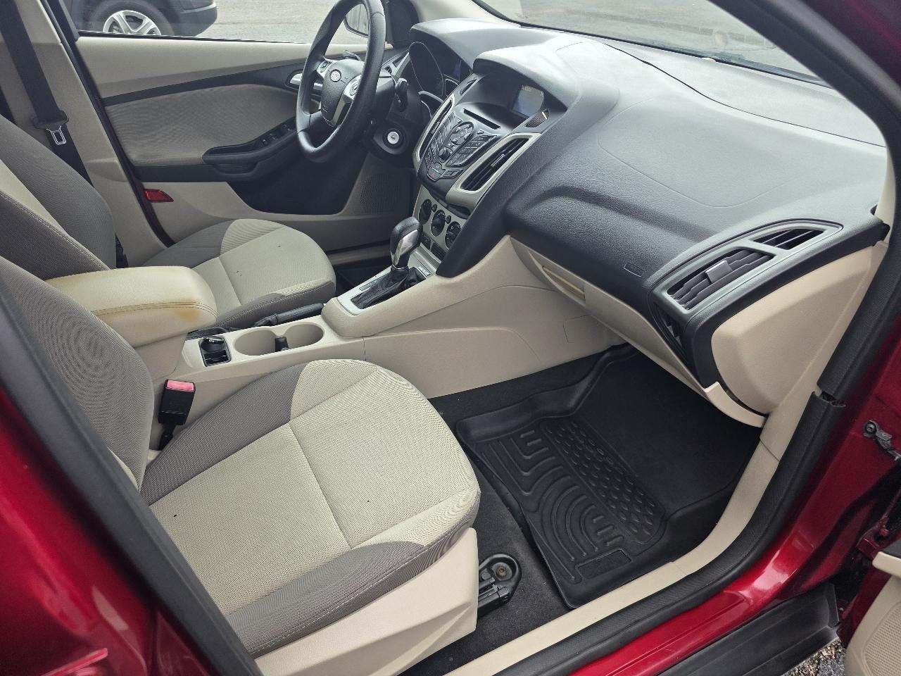 Ford Focus SE Sedan 2013