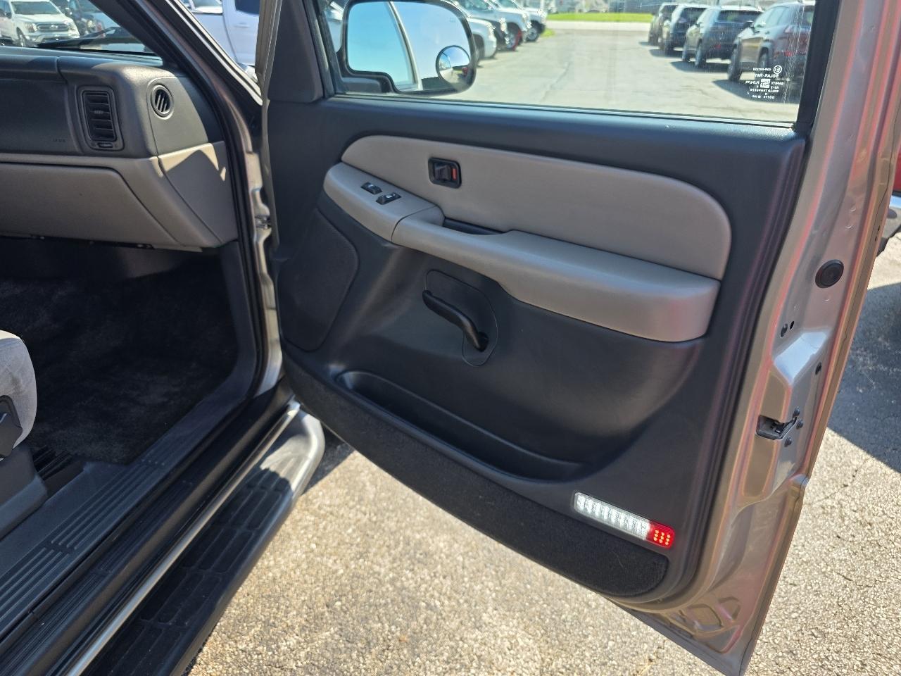 Chevrolet Tahoe 4WD 2001