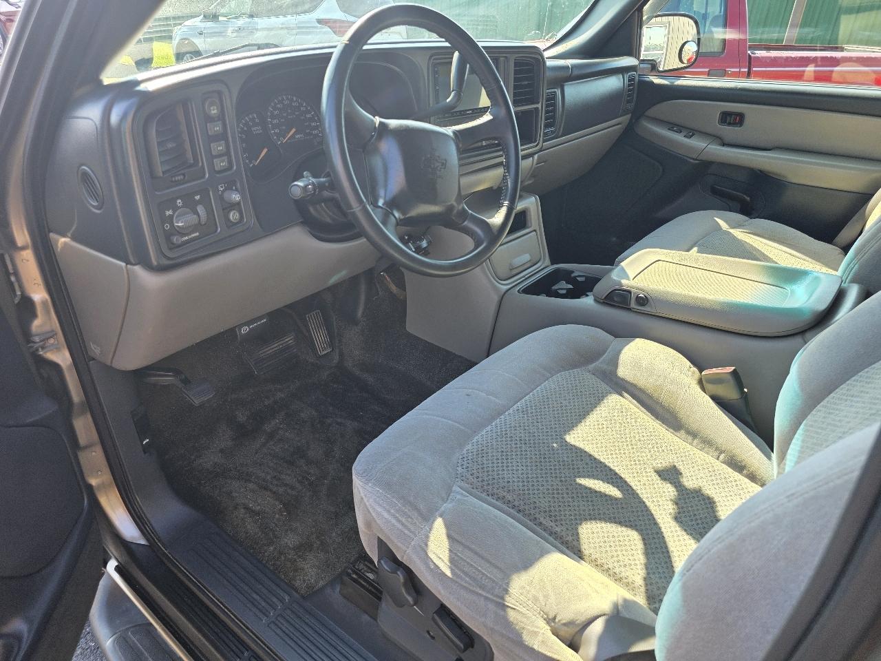 Chevrolet Tahoe 4WD 2001