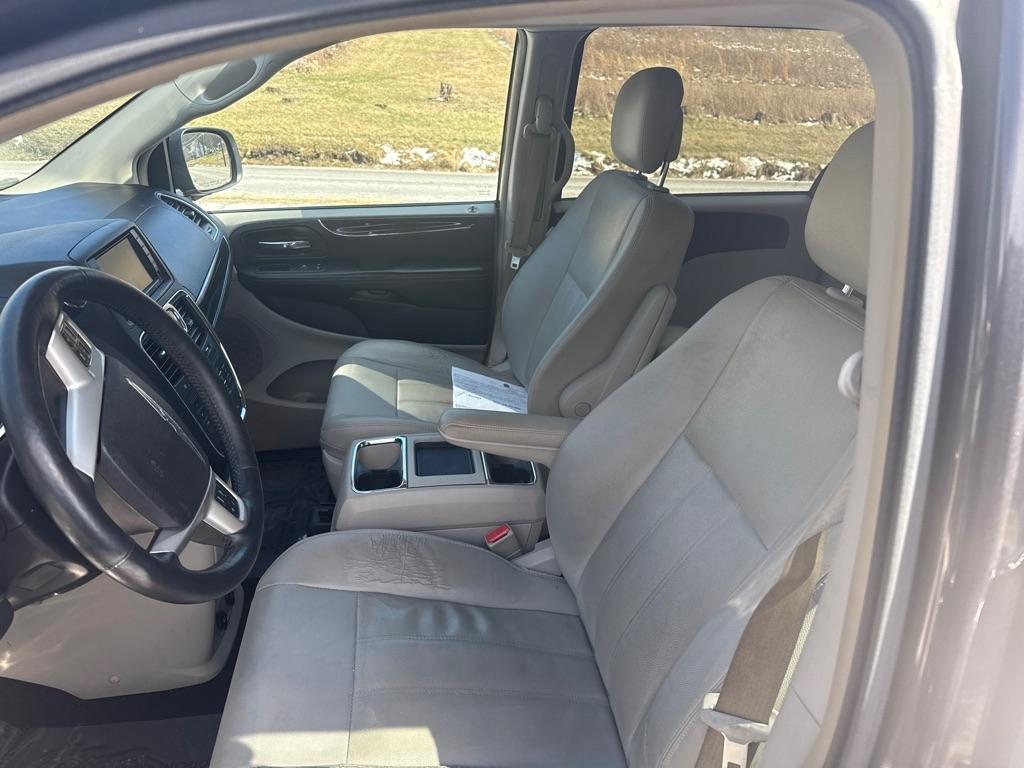 Chrysler Town & Country Touring 2016