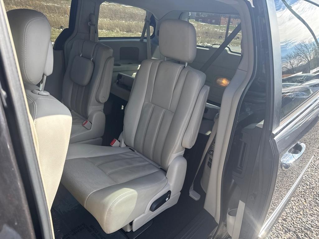 Chrysler Town & Country Touring 2016