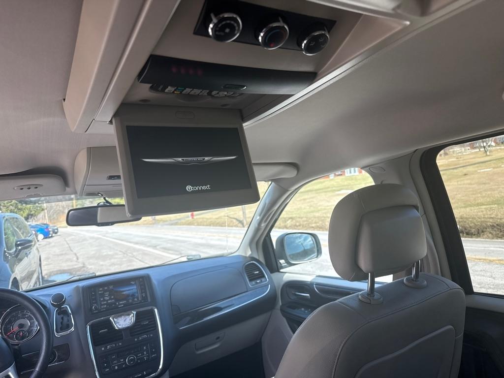 Chrysler Town & Country Touring 2016