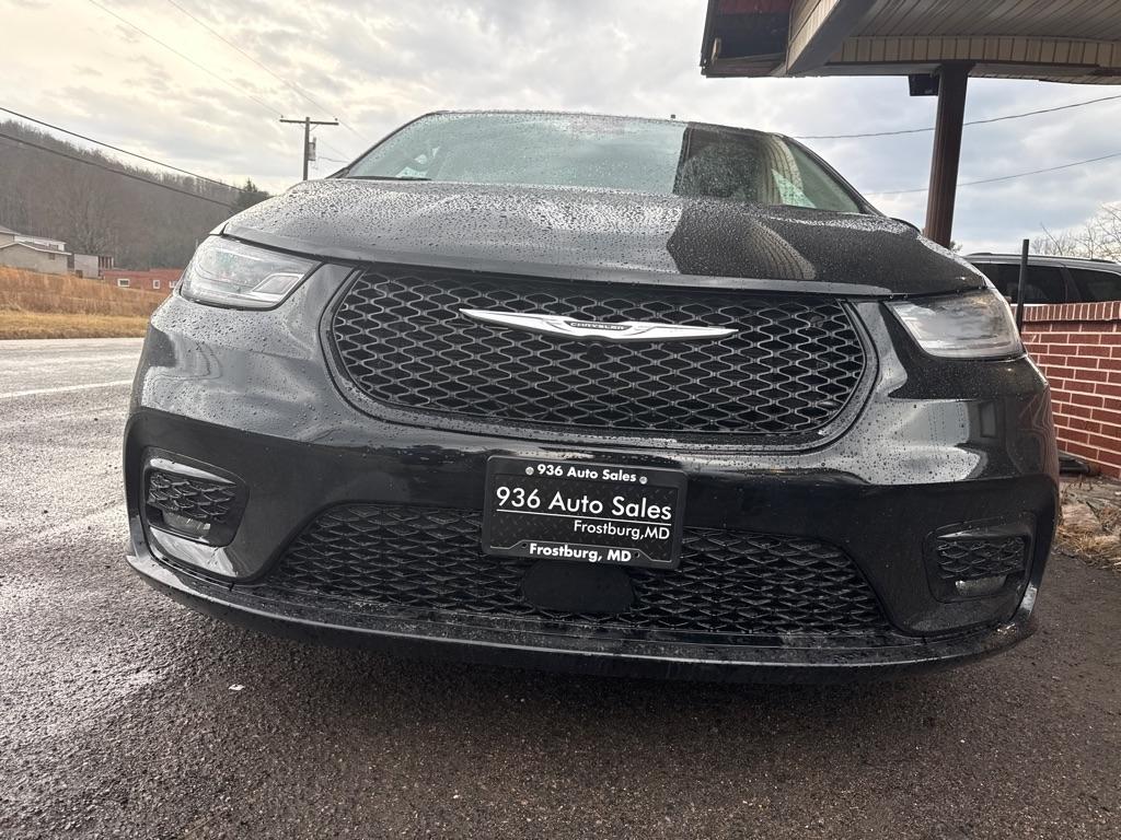 Chrysler Pacifica Touring L 2024