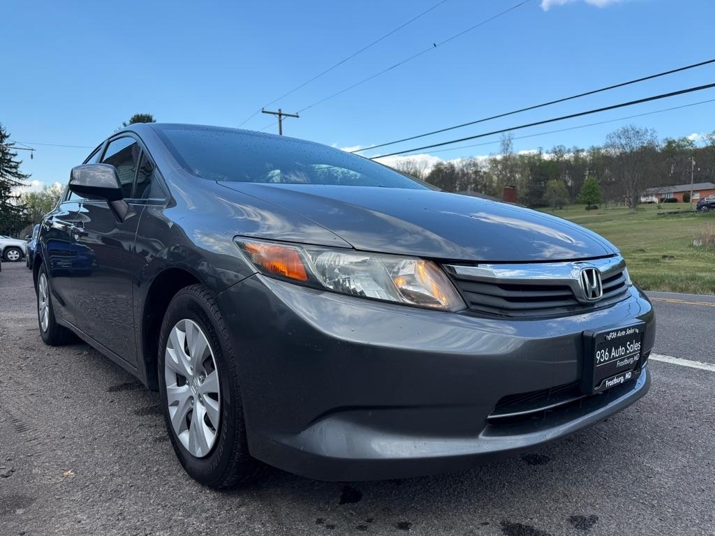 Honda Civic LX Sedan 5-Speed AT 2012