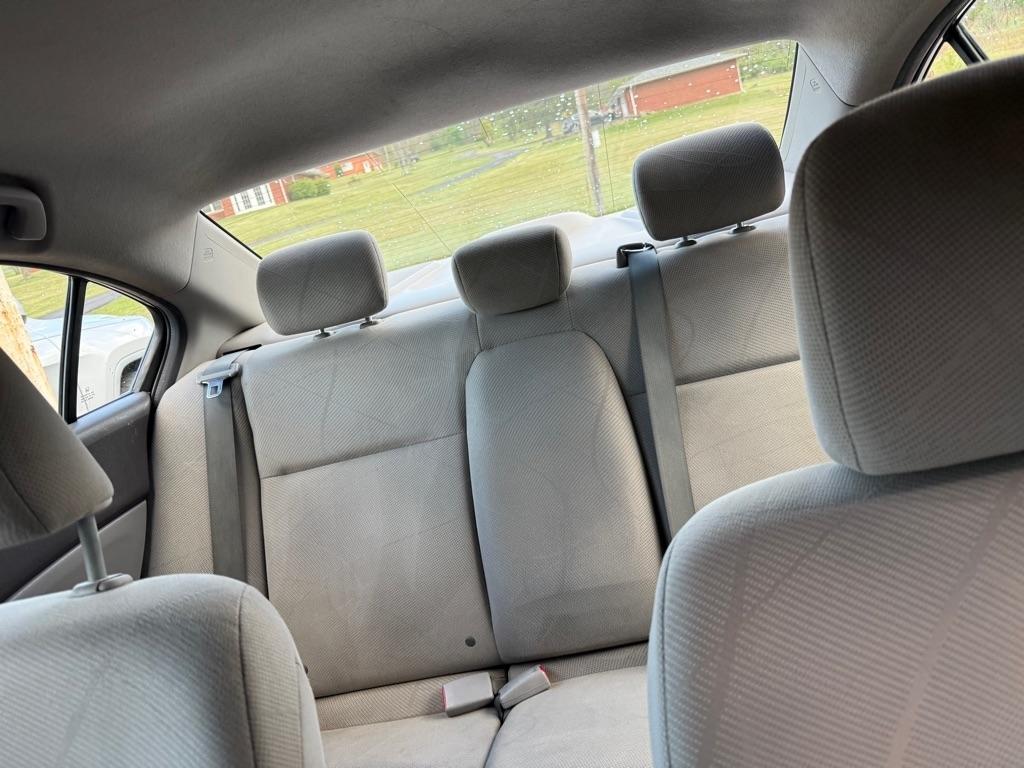 Honda Civic LX Sedan 5-Speed AT 2012