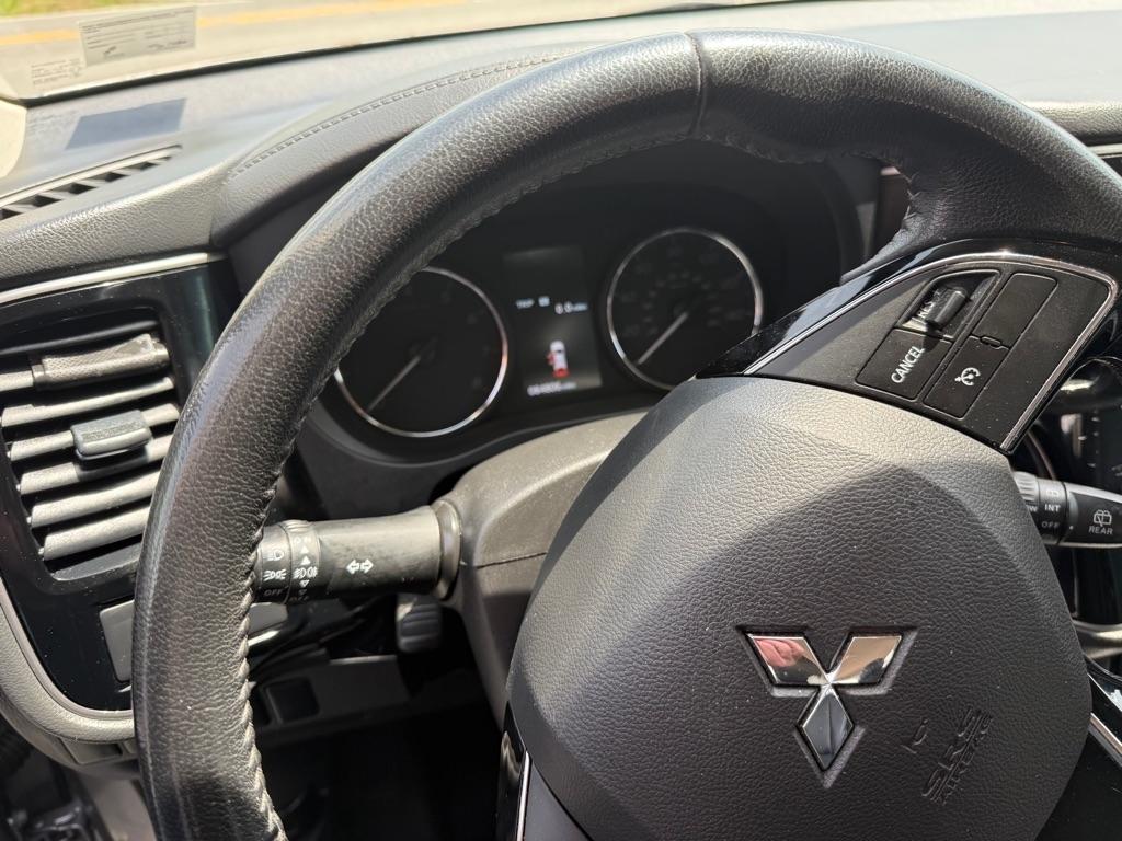 Mitsubishi Outlander SEL AWD 2019