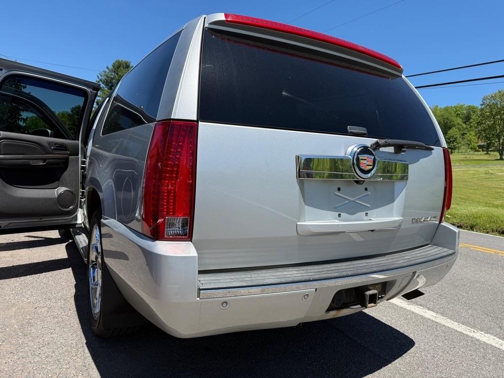 Cadillac Escalade ESV AWD Luxury 2013