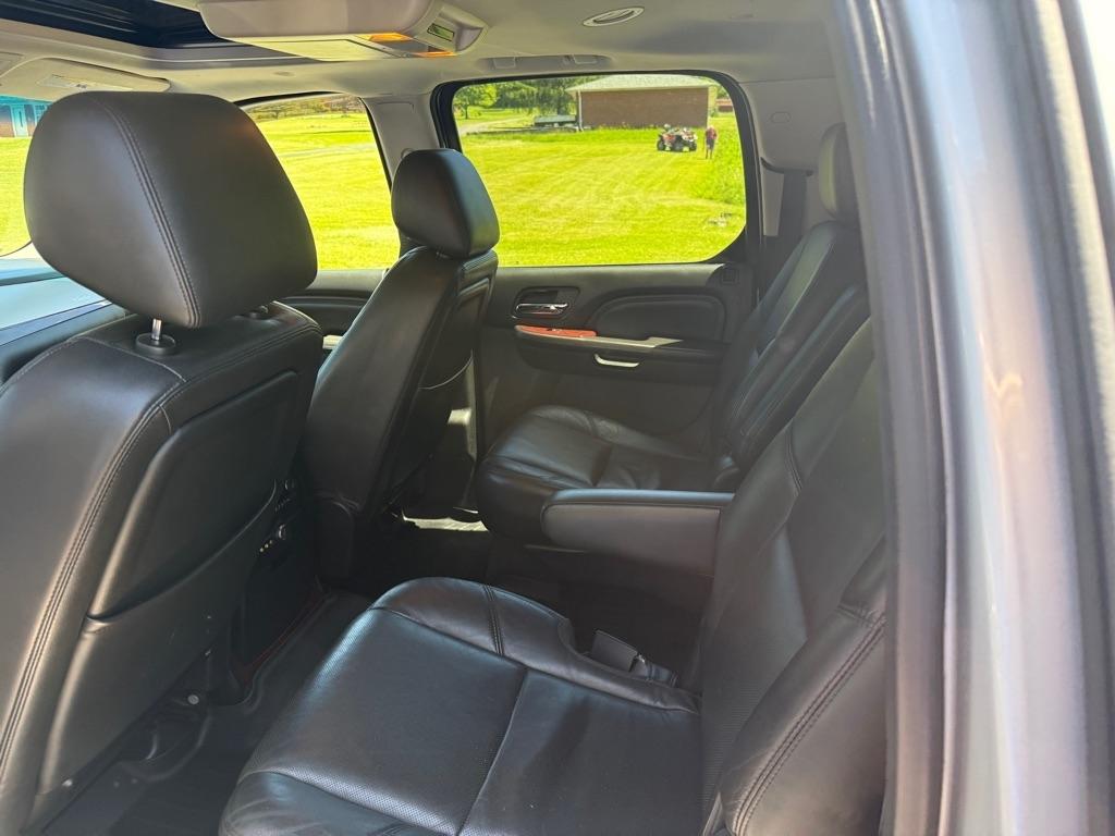 Cadillac Escalade ESV AWD Luxury 2013