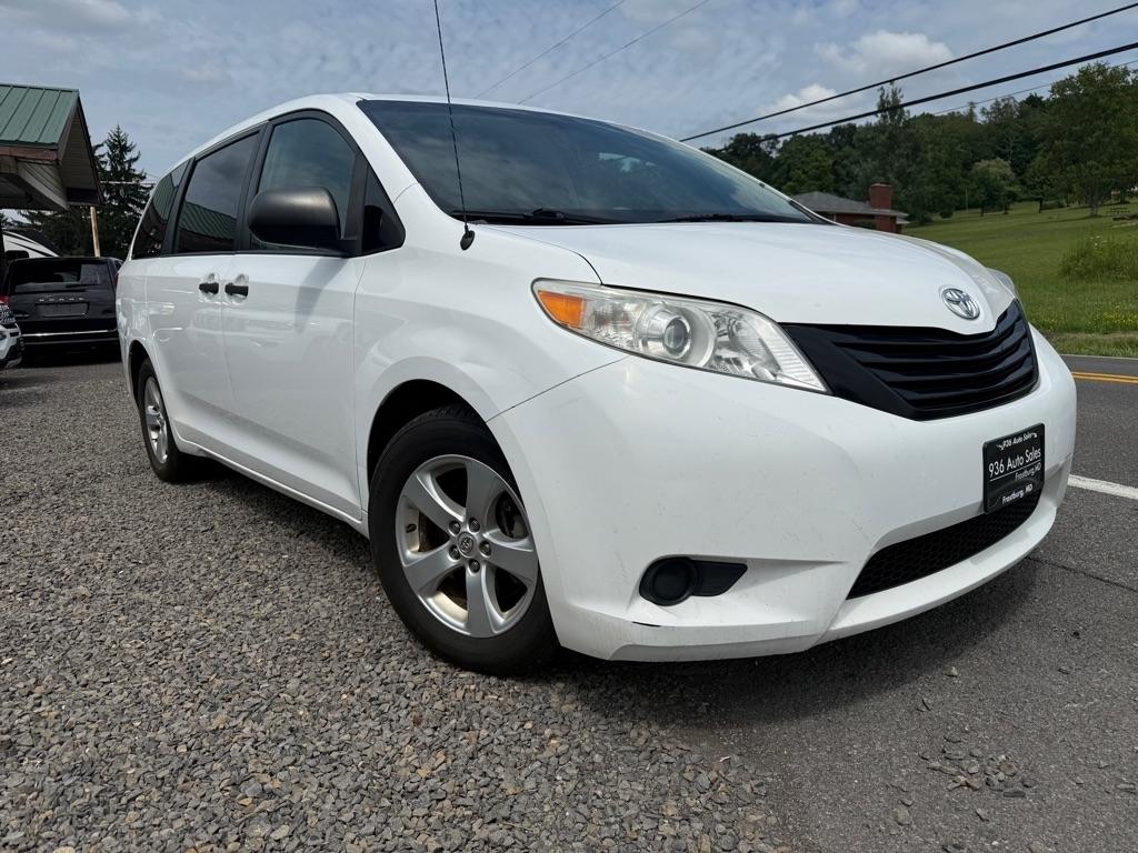 Toyota Sienna FWD 7-Passenger V6 2014