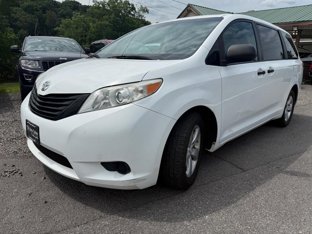 Toyota Sienna FWD 7-Passenger V6 2014
