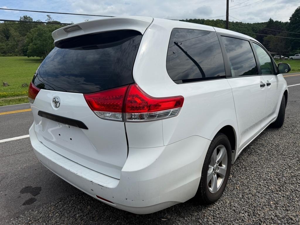 Toyota Sienna FWD 7-Passenger V6 2014
