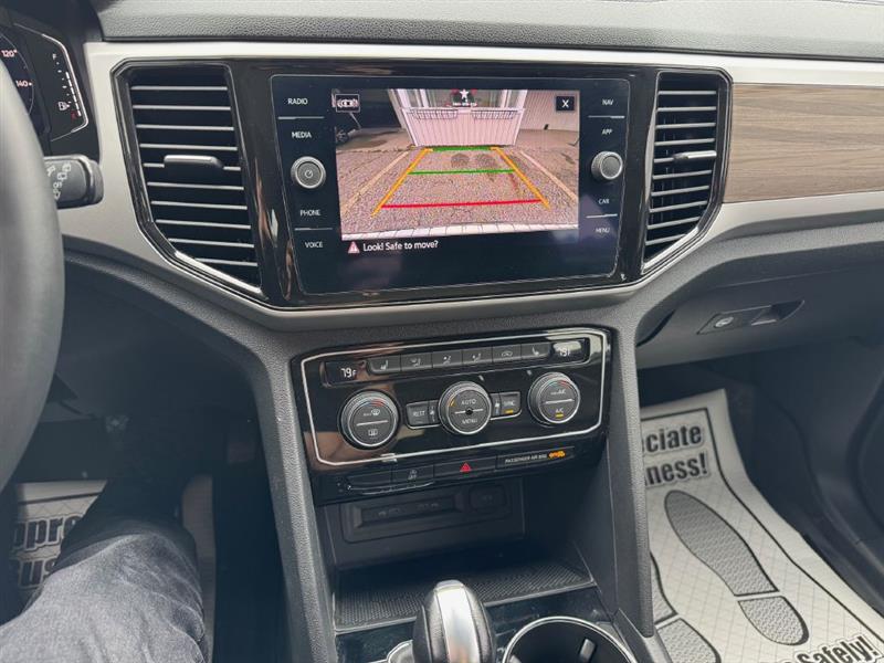 2022 Volkswagen Atlas V6 SEL photo 13