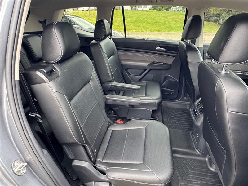 2022 Volkswagen Atlas V6 SEL photo 28