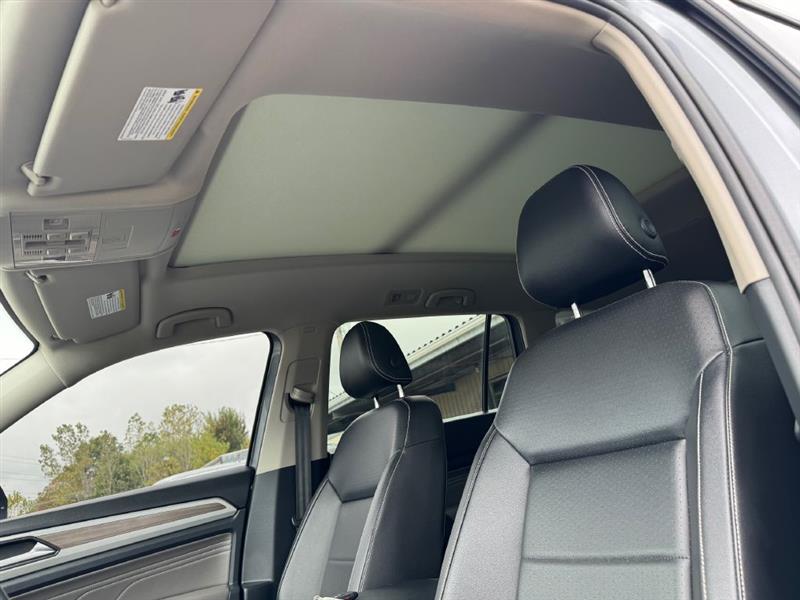 2022 Volkswagen Atlas V6 SEL photo 32