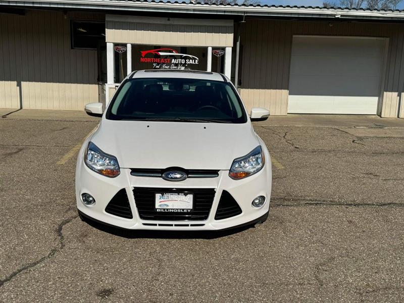 2012 Ford Focus Titanium Sedan photo 2