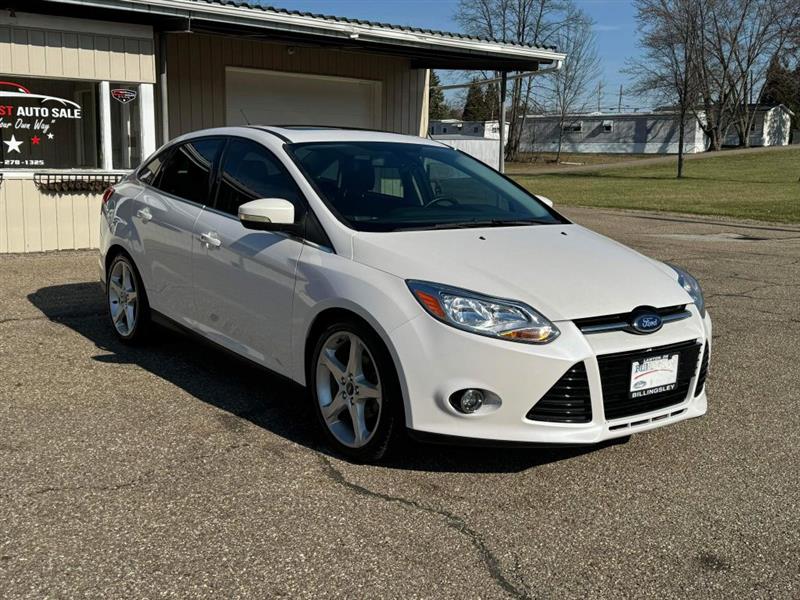 2012 Ford Focus Titanium Sedan photo 3
