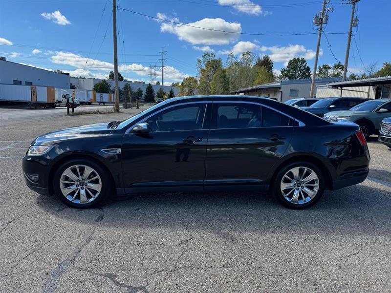 Ford Taurus Limited FWD 2012