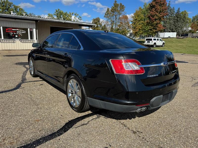 Ford Taurus Limited FWD 2012