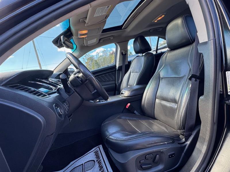 Ford Taurus Limited FWD 2012