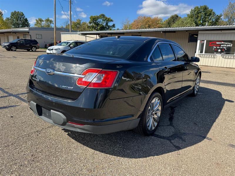 Ford Taurus Limited FWD 2012