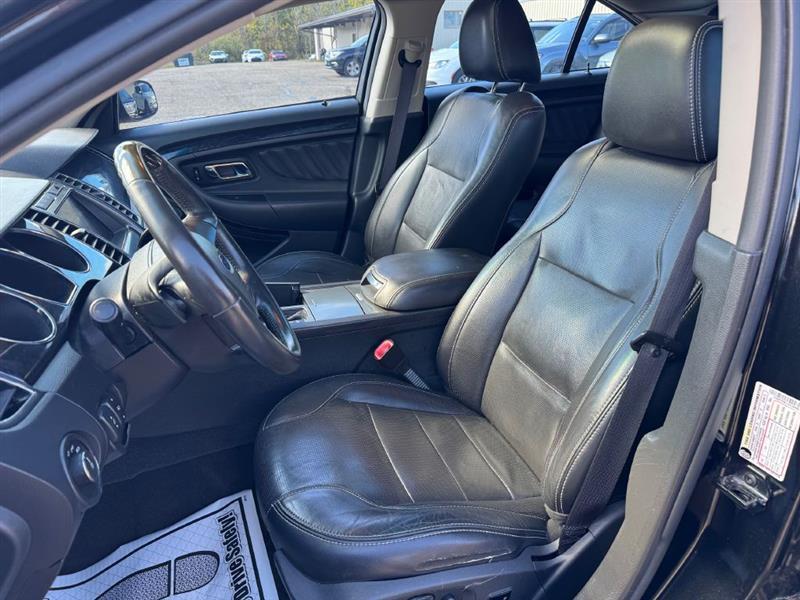 Ford Taurus Limited FWD 2012