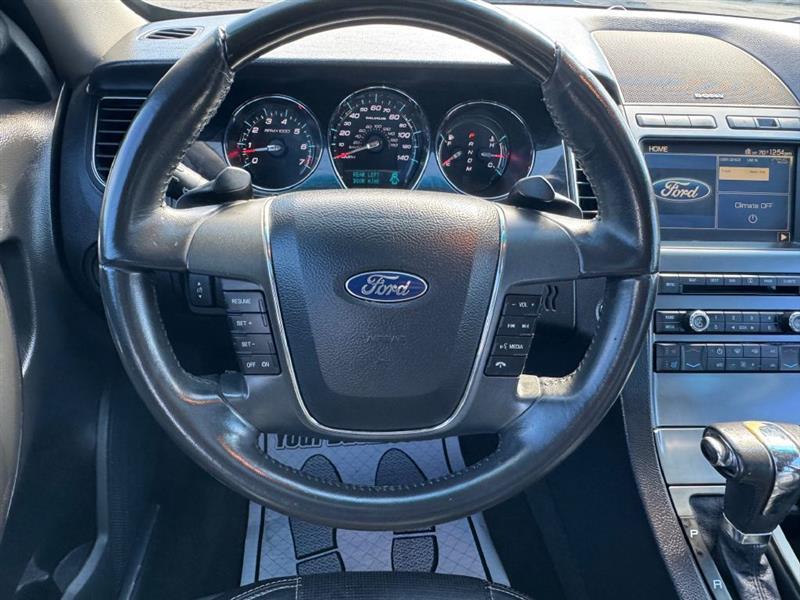 Ford Taurus Limited FWD 2012